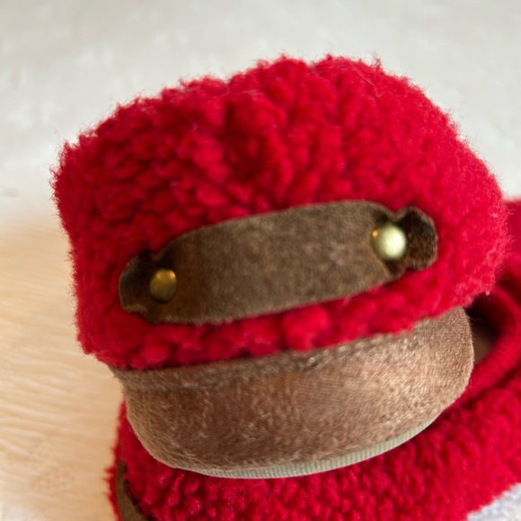 Lands End red fleece slippers size 7 like new - Picture 6 of 8